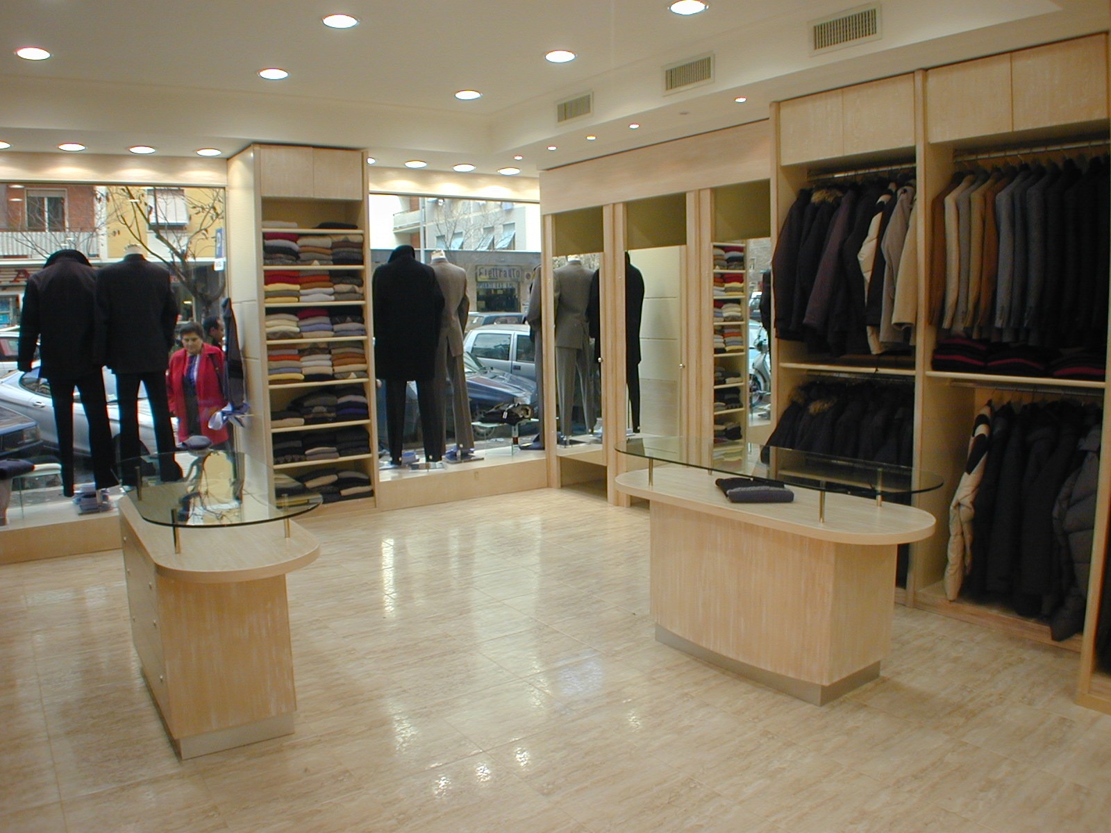 arredamenti-negozi-abbigliamento-uomo