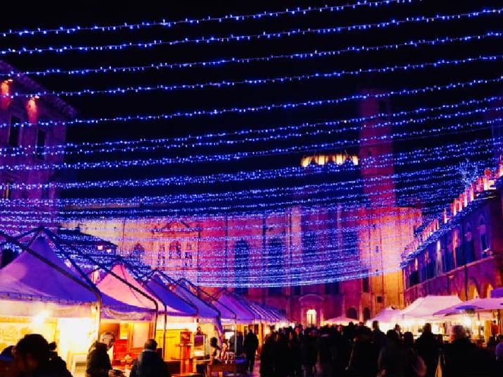 Luminarie natalizie in piazza del Popolo