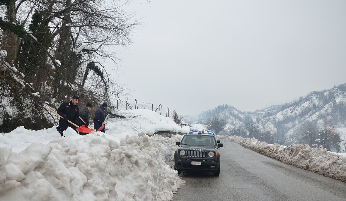 Carabinieri e neve (7)