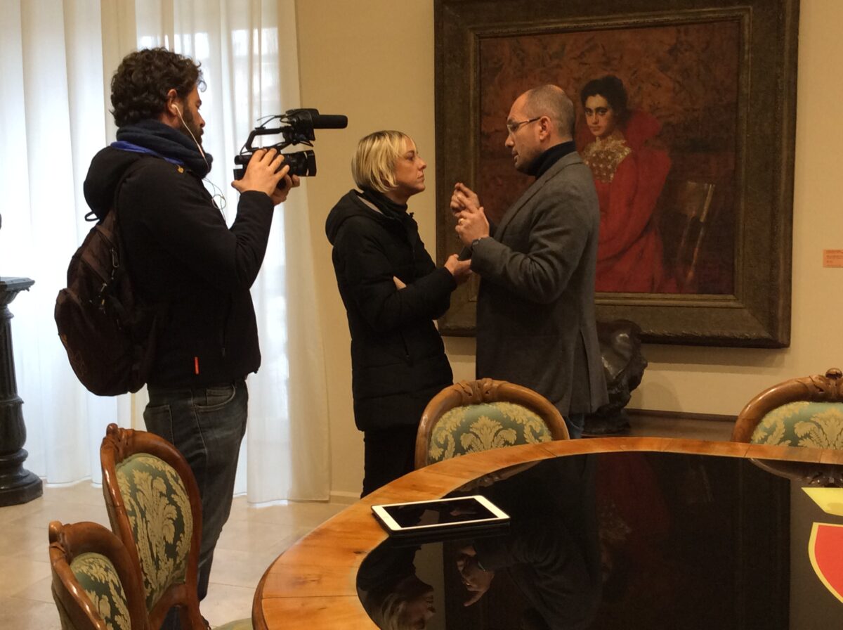 Iene dal sindaco