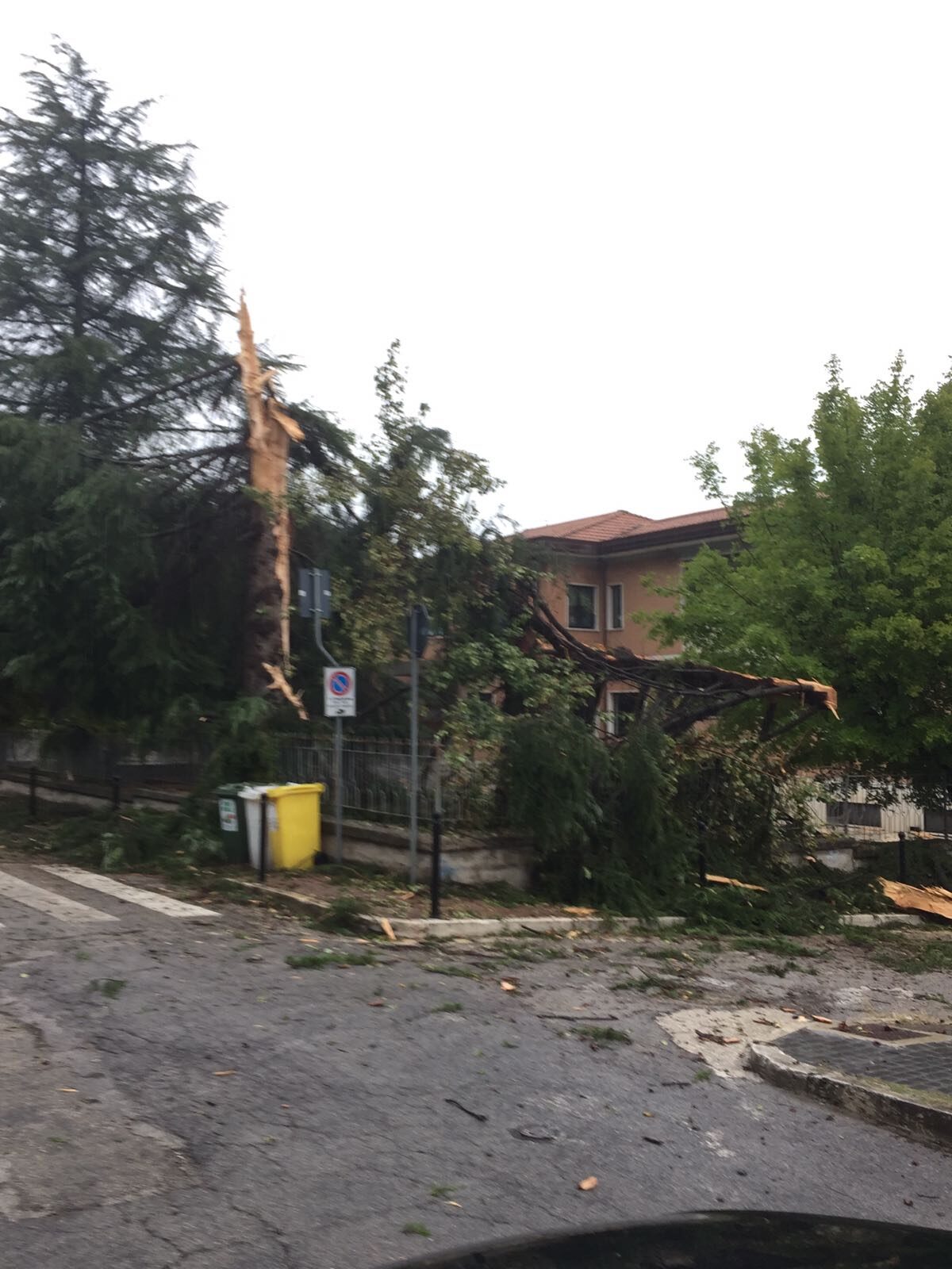 Fulmine in via Sassari