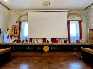 Sindaco Fioravanti e conferenza su tariffe parcheggi e Saba