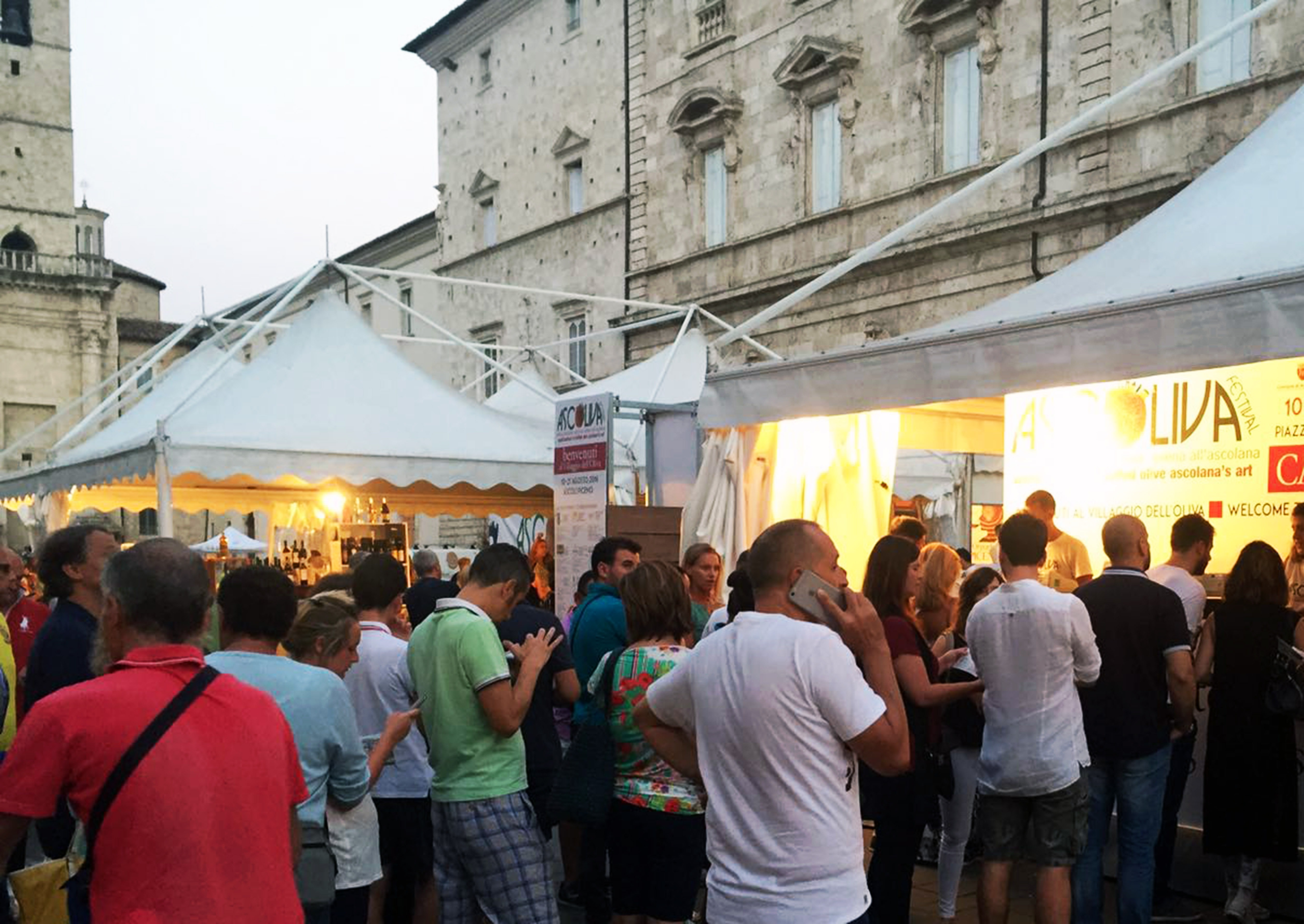 File alla cassa ad Ascoliva Festival