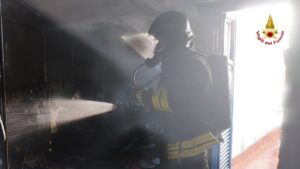 Incendio a San Benedetto e intervento vigili del fuoco