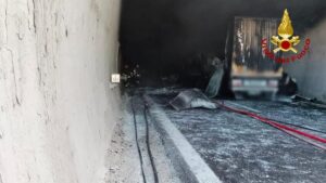 Incidente a 14 cupra marittima con incendio