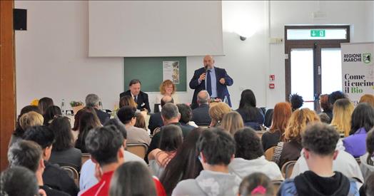 Antonini all'istituto alberghiero Ulpiani di Ascoli