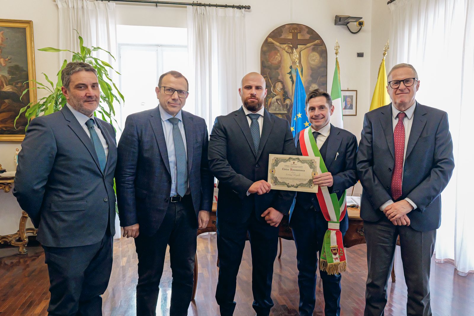 Consegna benemerenza civica a Lorenzo Virgulti